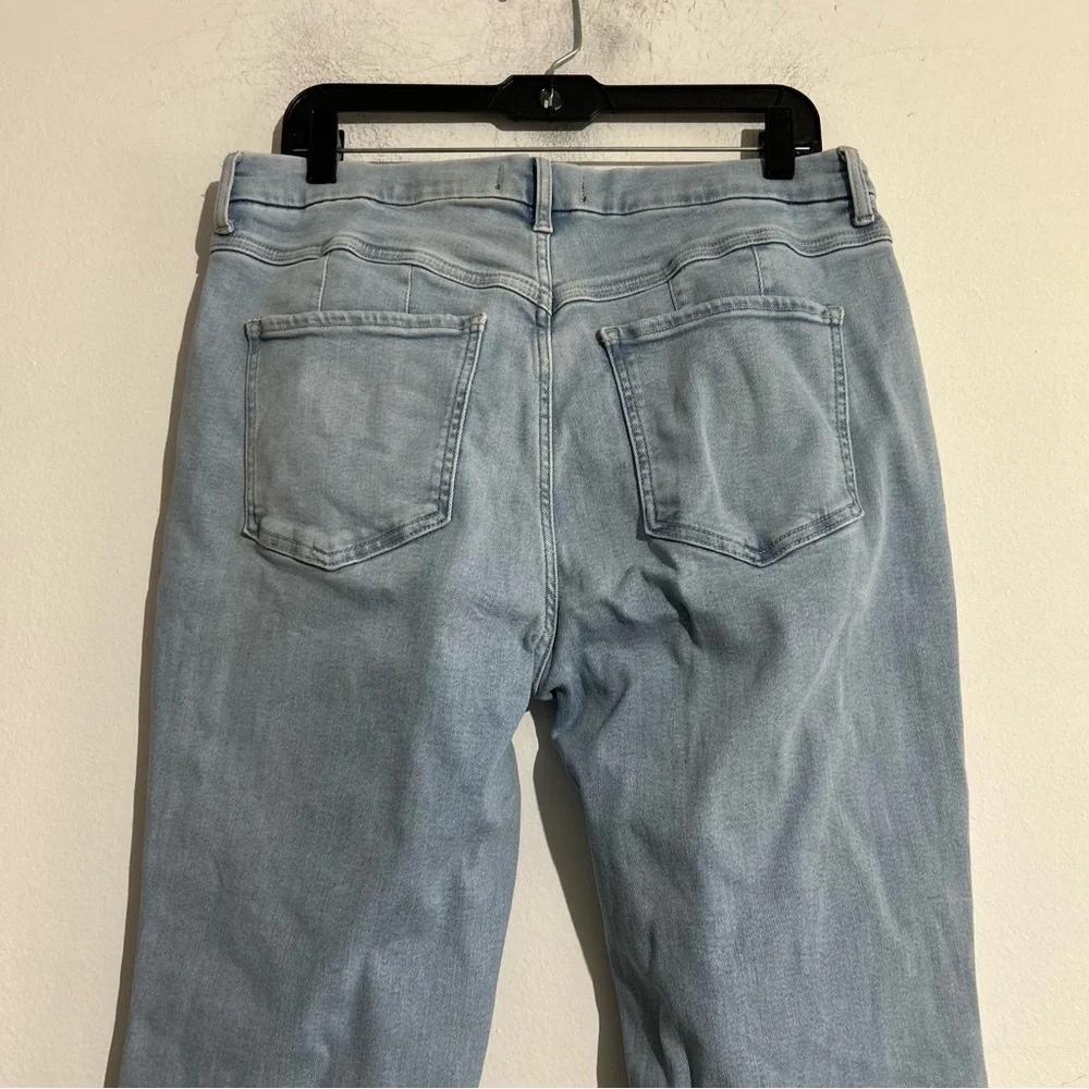 Free People CRVY Infinite Stretch Pull On Flare Jeans Light Wash Size XL